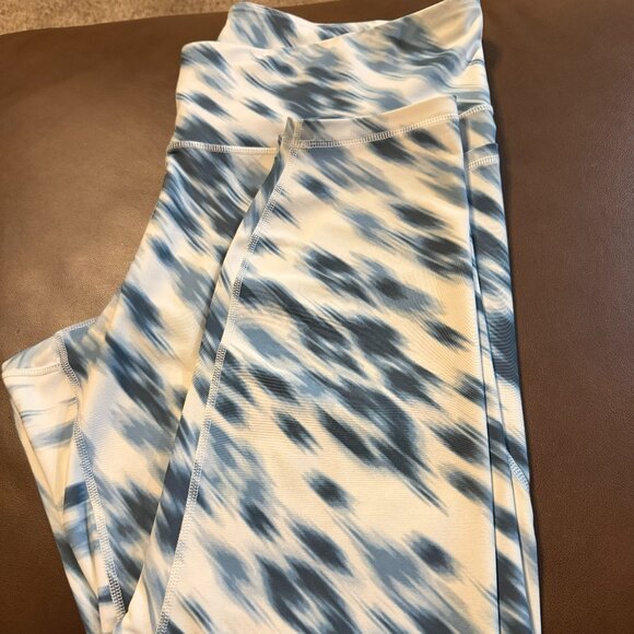 Old Navy Active Powersoft High-Rise Leggings – Blue/White Print – Size 2X - Picture 1 of 9